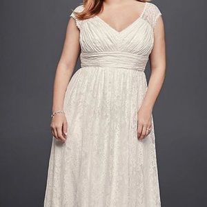 WEDDING DRESS - 16W - DAVID’S BRIDAL